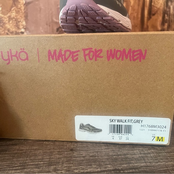 Ryka women’s sky walk fit sneaker  grey. ‼️Size 7M ‼️ - Picture 3 of 3